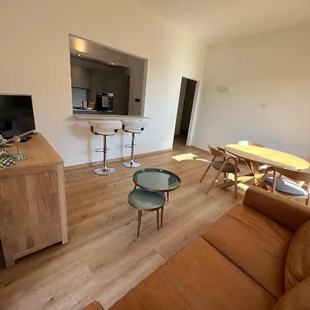 Apartamento Con Terrazzo *